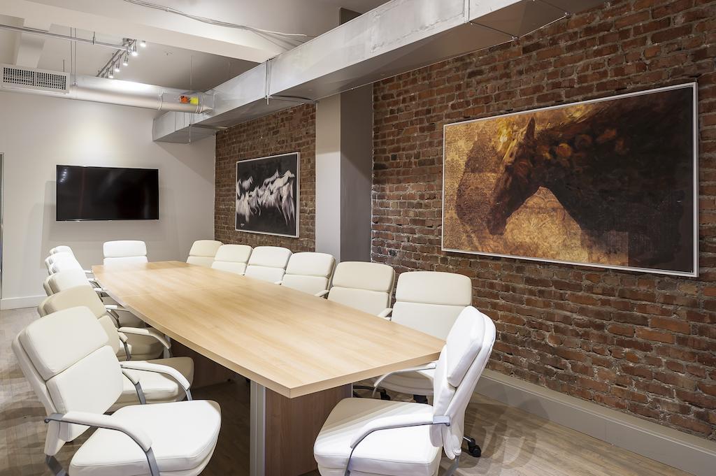 The Executive Loft At The Holland Hotel Montreal