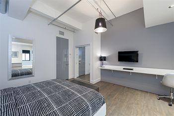 The Executive Loft At The Holland Hotel Montreal