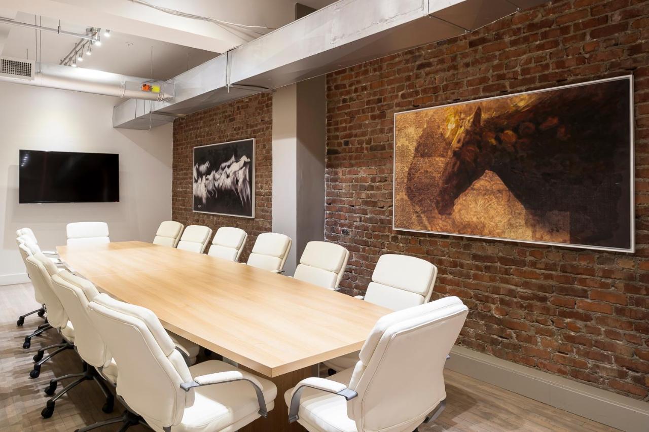 The Executive Loft At The Holland Hotel