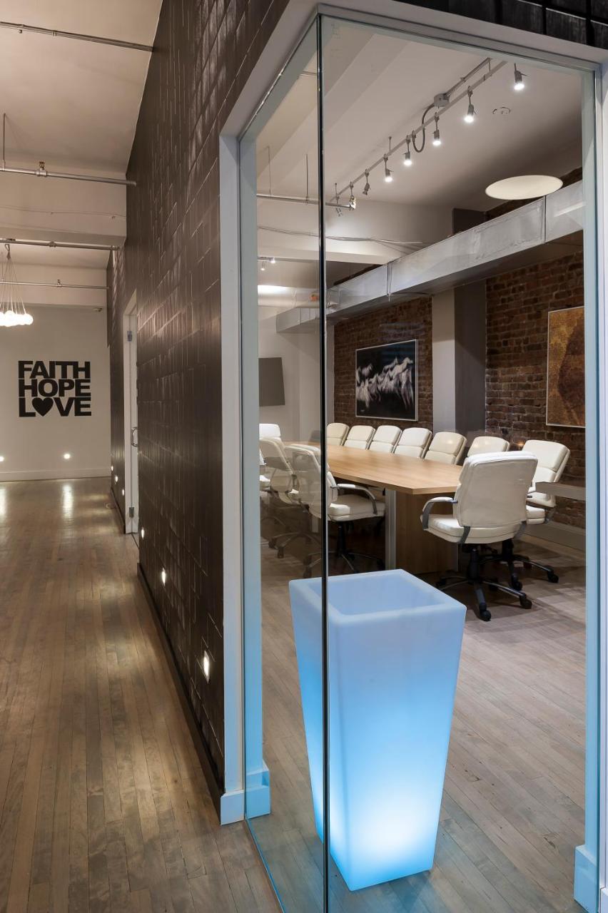 The Executive Loft At The Holland Hotel Montreal